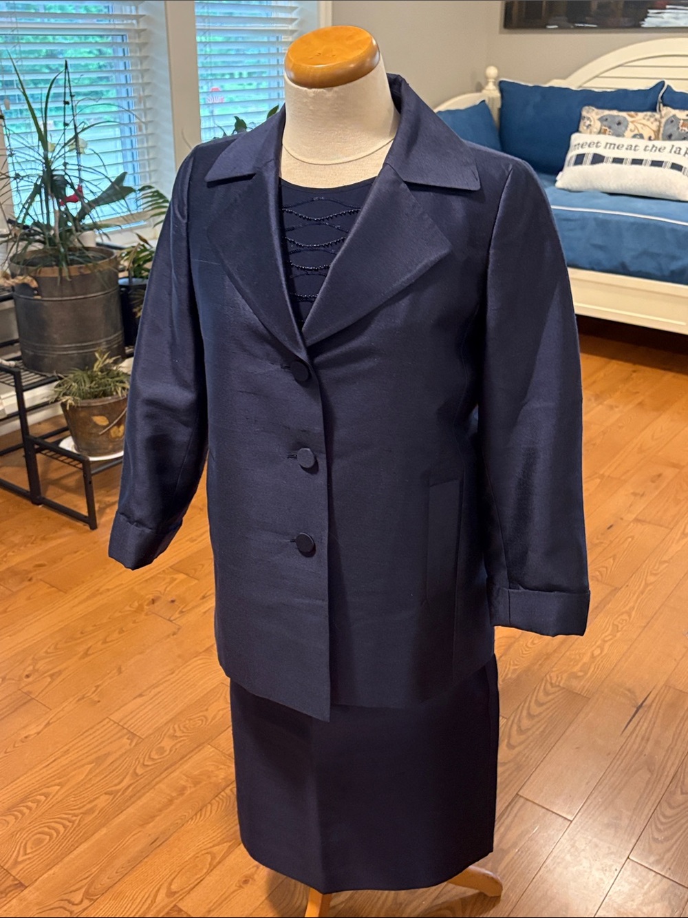 Talbots Navy Women's Crepe Suit Jacket - sequin top and matching crepe skirt.